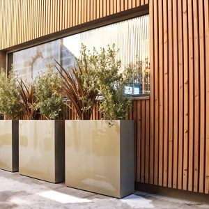 jardiniere polyester